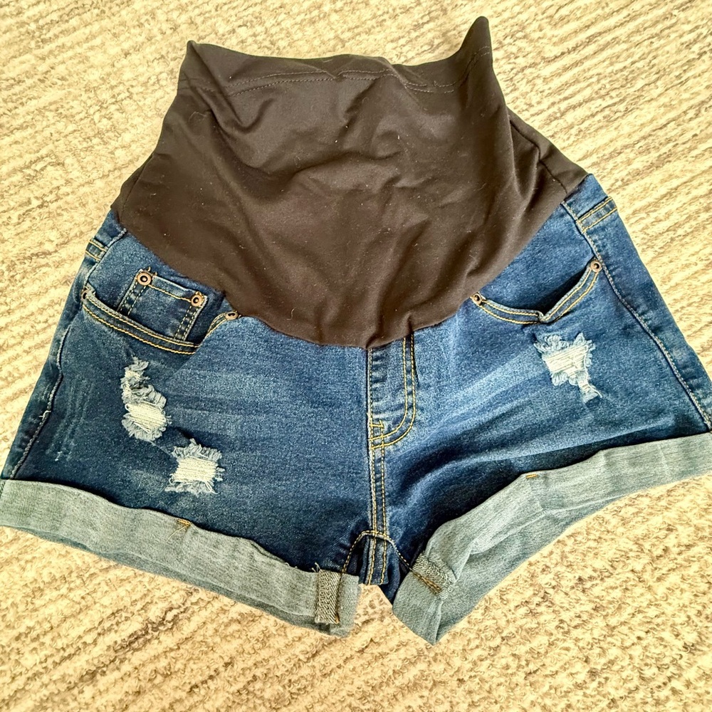 Maternity Shorts with Distressed Details